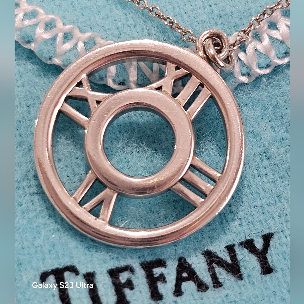 🤍Tiffany & Co. Atlas Open Circle Roman Numeral Pendant 925 Silver Necklace⏰️ - Picture 3 of 16
